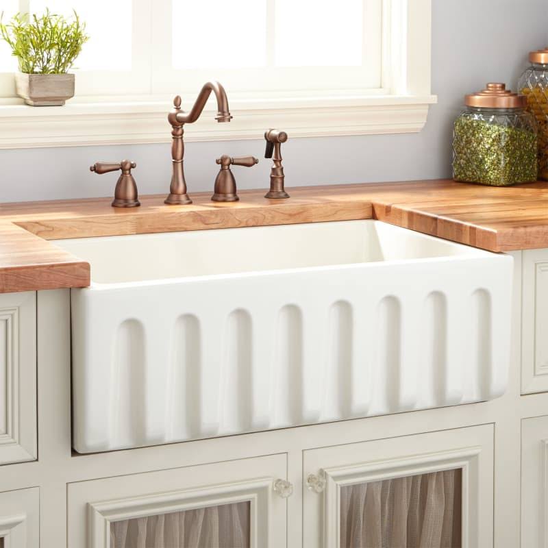 Single Basin Fireclay Farmhouse Sink with Fluted Front H261