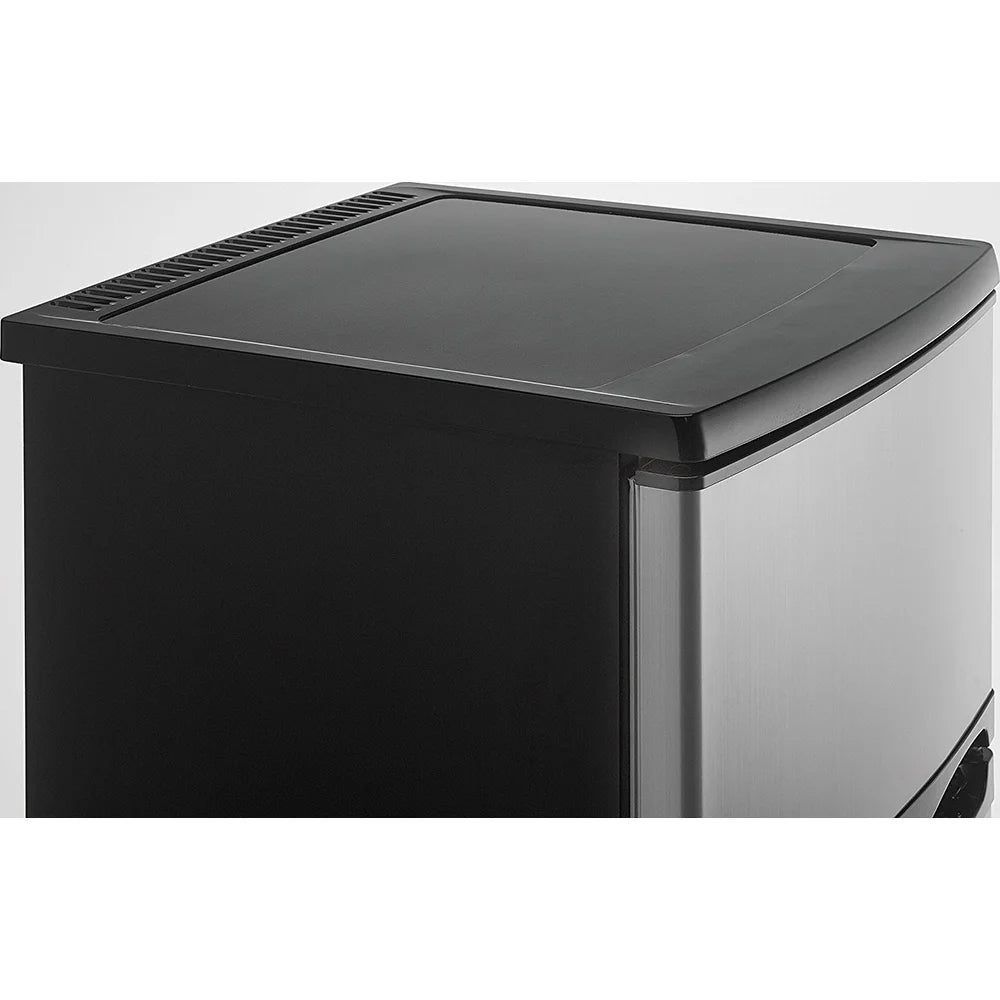 7.3 Cu. Ft. Top Freezer Refrigerator E203