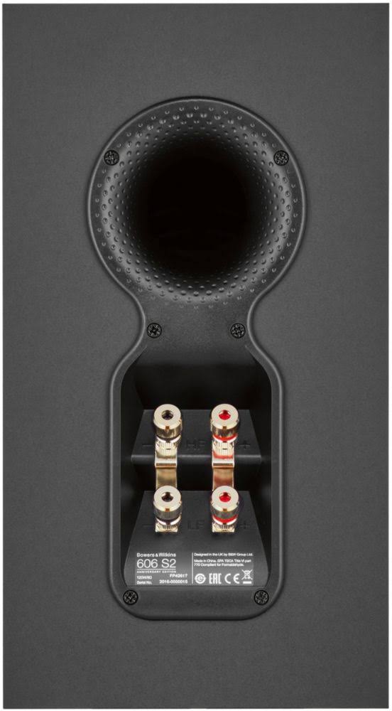 606 S2 Black Bookshelf Speakers H565