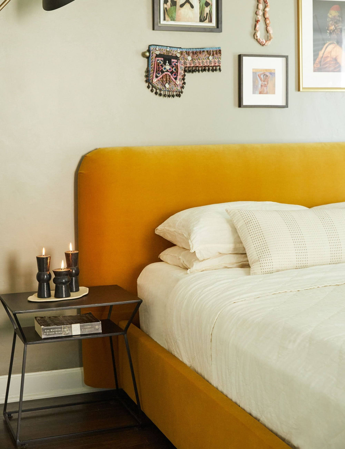 Black Side Table Z9951