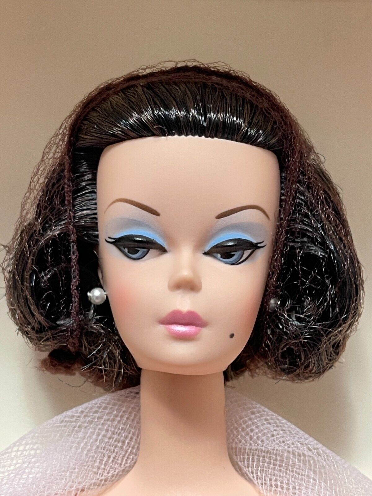 Genuine Silkstone Doll T9072