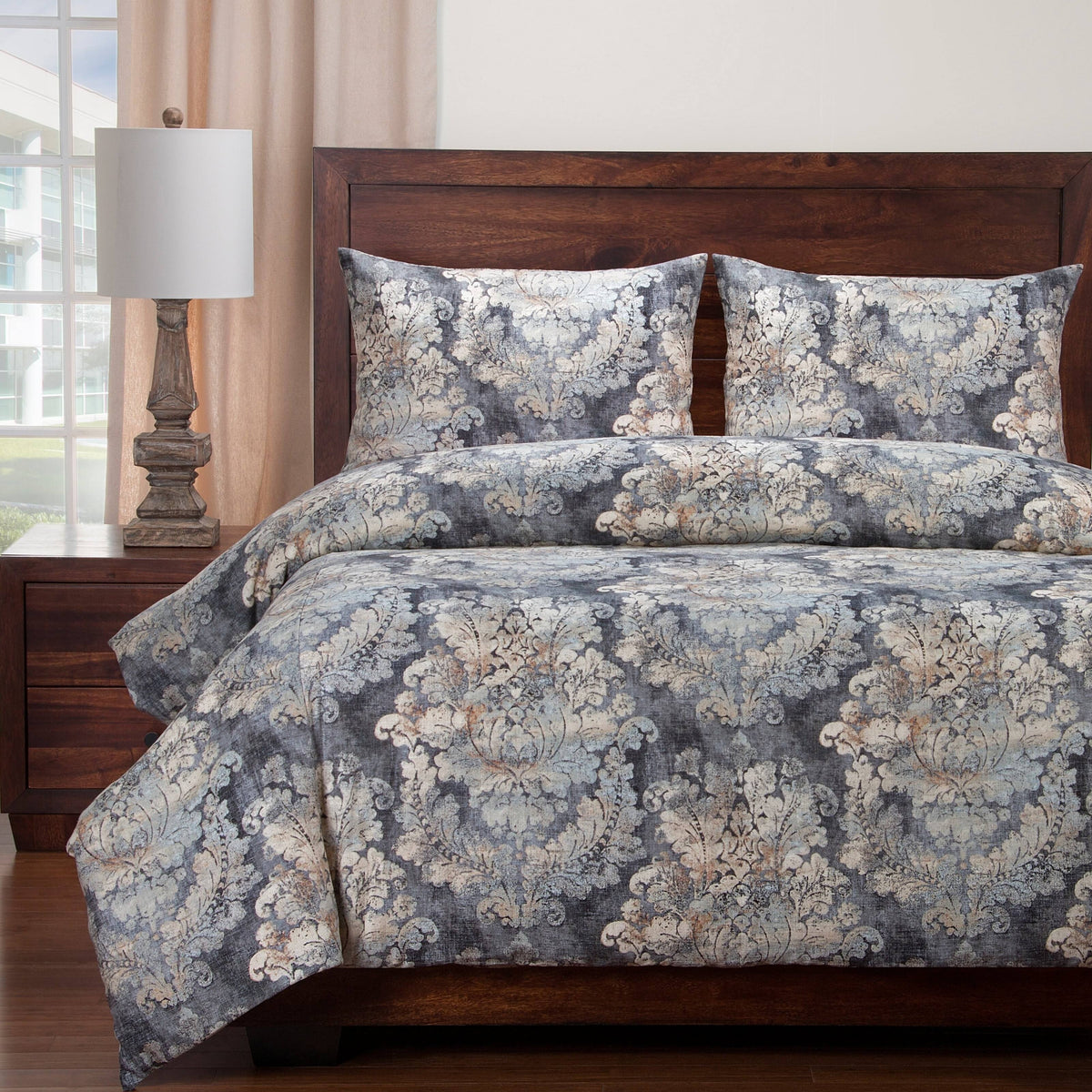 Distressed Damask Duvet and Shams D492424