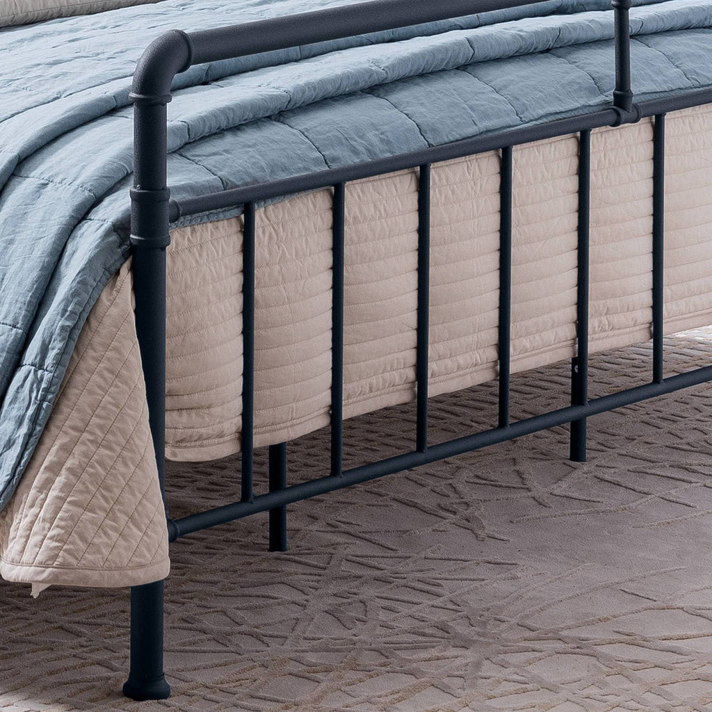 Queen-size Bed Frame K952145