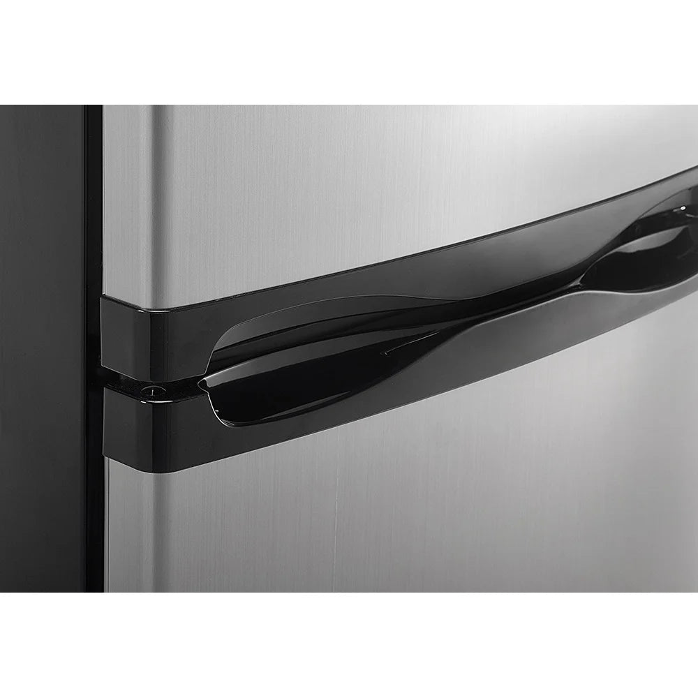 7.3 Cu. Ft. Top Freezer Refrigerator E203