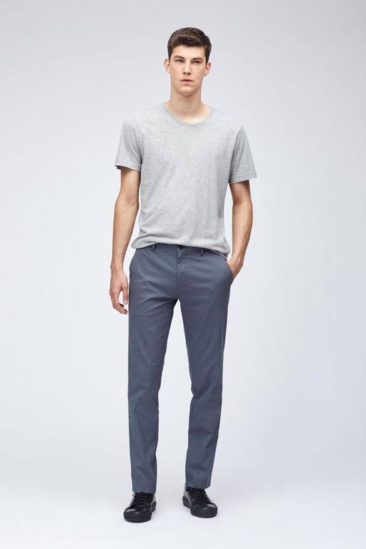 Slim Tech Chino L910