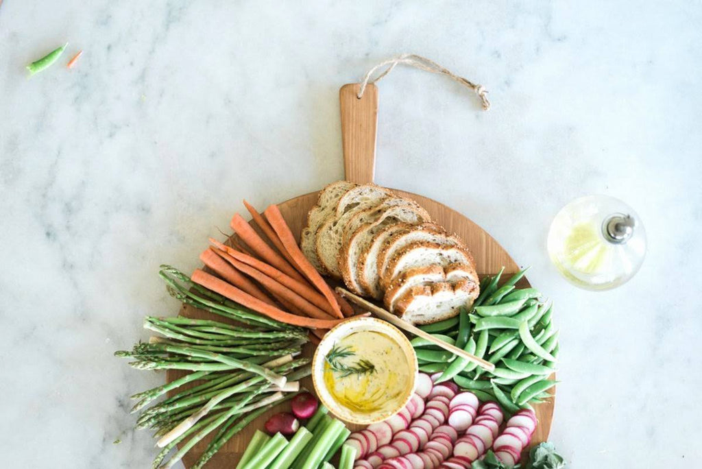 Pine Large Round Charcuterie Board, 23x22W Natural K689