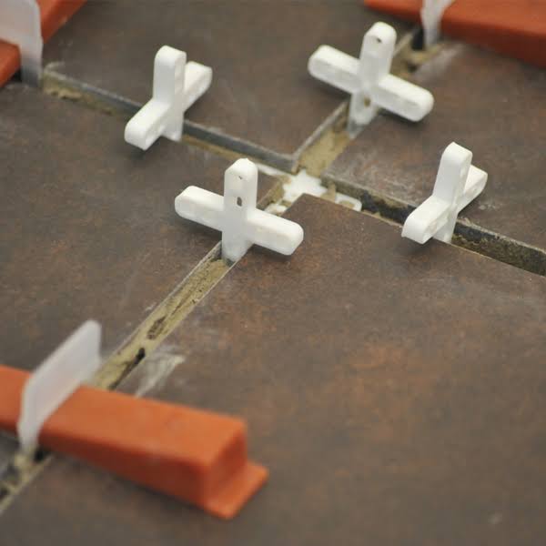 2000 Piece Leveling System Clips V659633